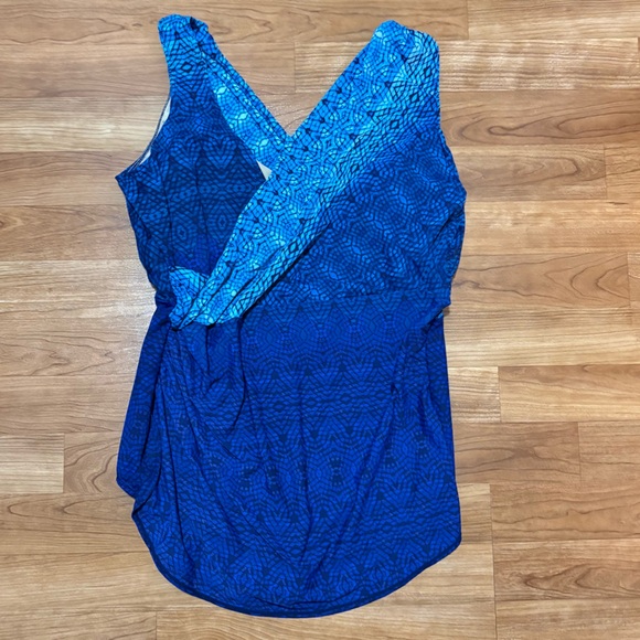 Lands End One Piece Swimsuit SlenderSuit Tummy Control Beachy Coastal Blue 18P - Picture 6 of 8